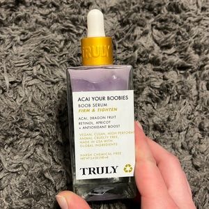 Truly beauty "açaí your boobies" plumping, firming and smoothing serum